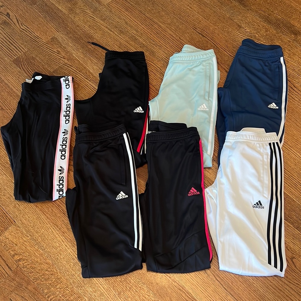 LOT 6 pairs of ADIDAS track pants + pair of leggings size M. LIKE NEW